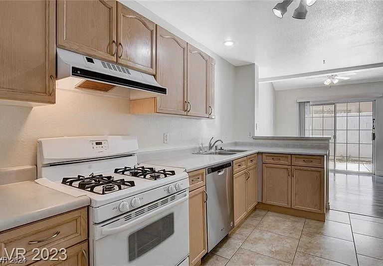 8429 Sewards Bluff Ave — Photo 16