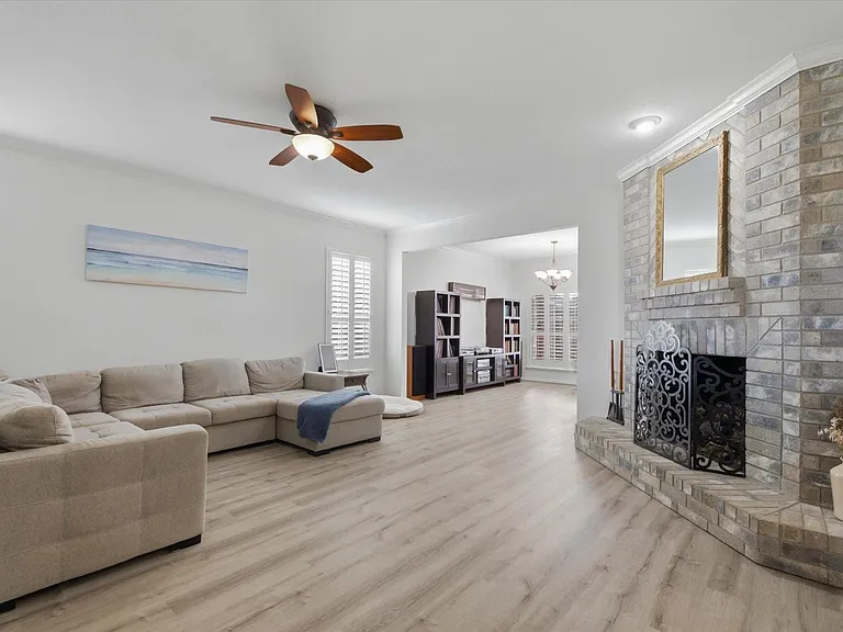 4704 Broadmoor Dr — Photo 3