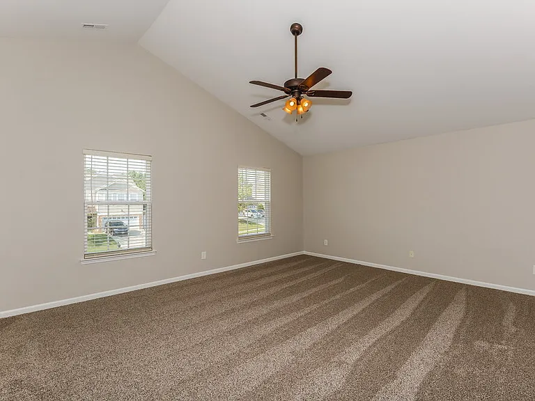 5721 Verrazano Dr — Photo 8