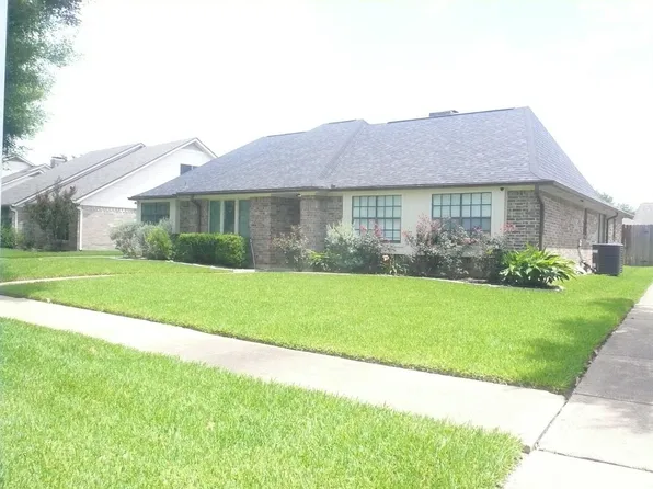 2803 Green Fields Dr, Sugar Land, TX 77479
