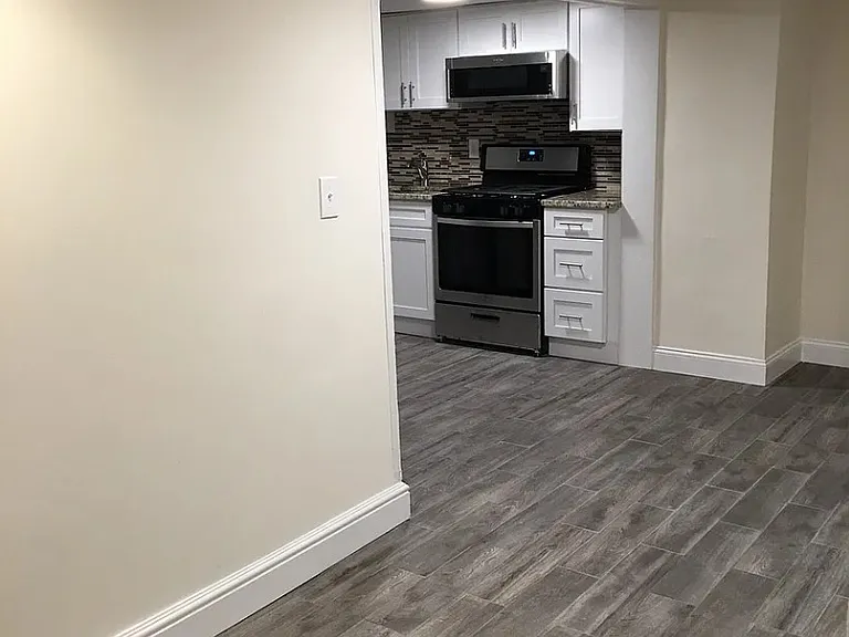 12 Lowell St #1 — Photo 7