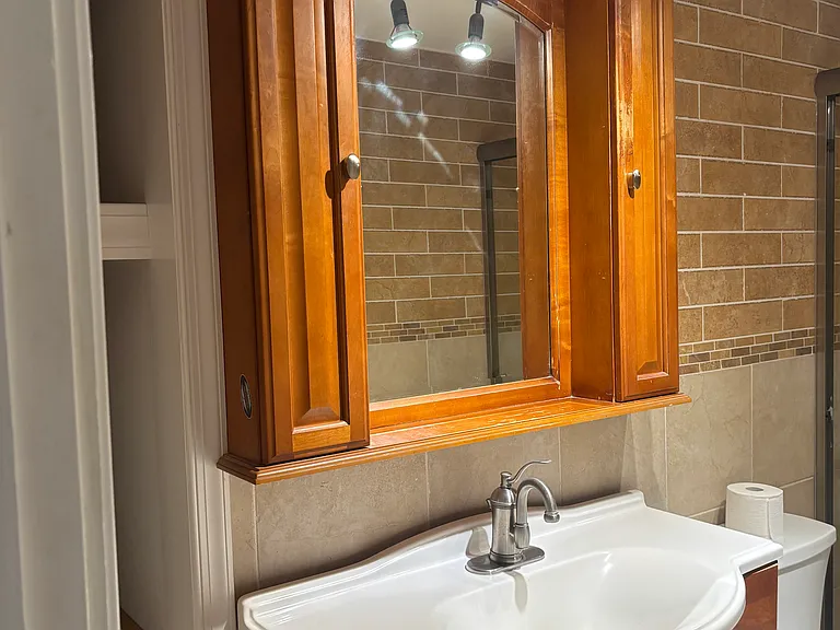 275 Evergreen Ave #B — Photo 20