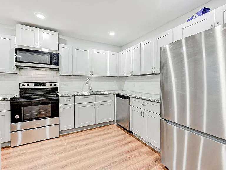 1017 N Lane St #A — Photo 11