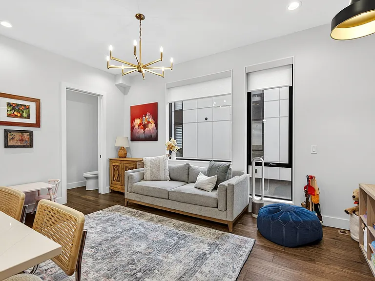 215 N Sarah St #7 — Photo 11