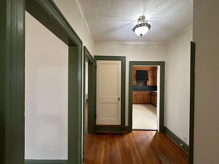 1321 Peaks St — Photo 16