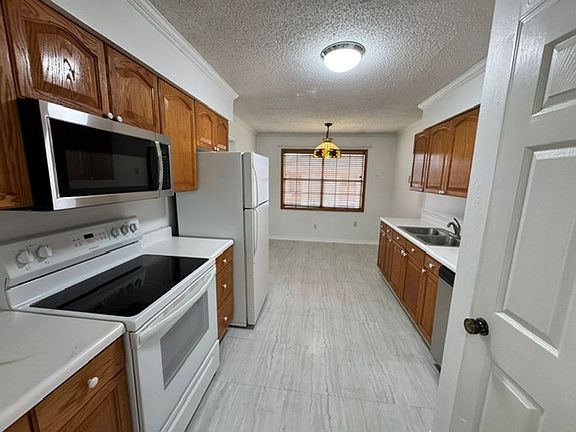 5th image of 1811 E Lindsey St APT 4