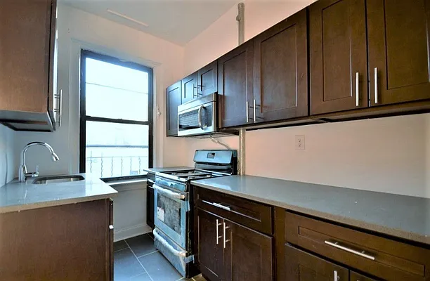 Rented by CITY SKYLINE REALTY INC | media 18