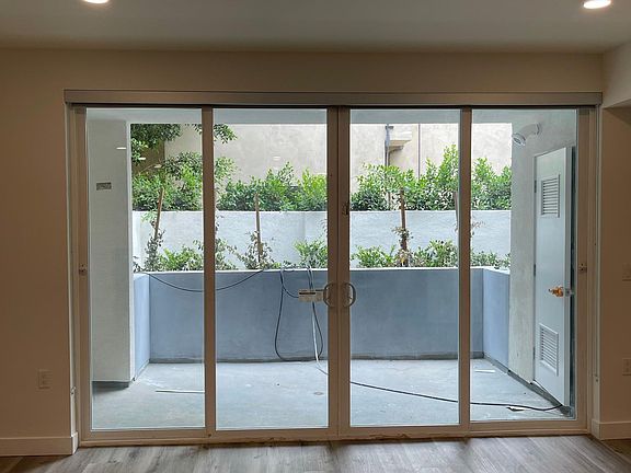 5th image of 4806 Sylmar Ave #103