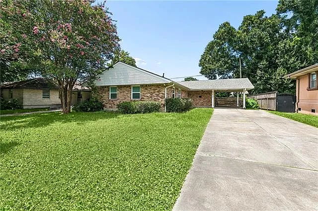 3 bed, 2.0 bath, 1516 sqft, $2,100 — Photo 2