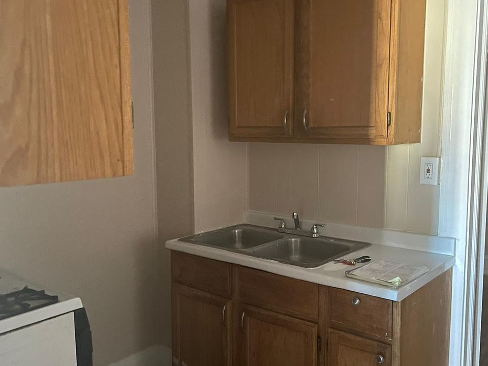 2nd image of 1374 West Blvd APT 105