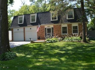 9611 W Witchie Dr, Fox River Grove, IL 60021