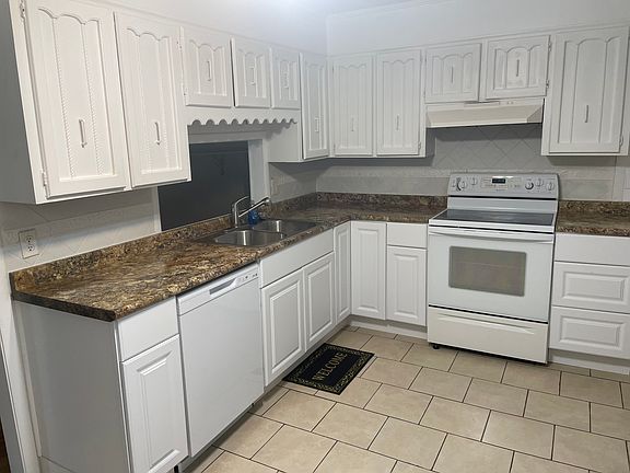 4th image of 1204 Gale Dr
