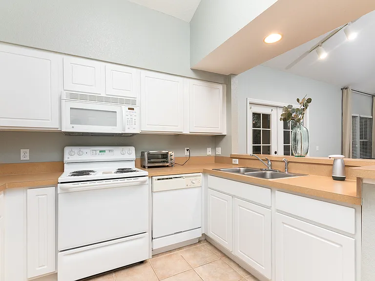 4850 SW 91st Ter #301 — Photo 9