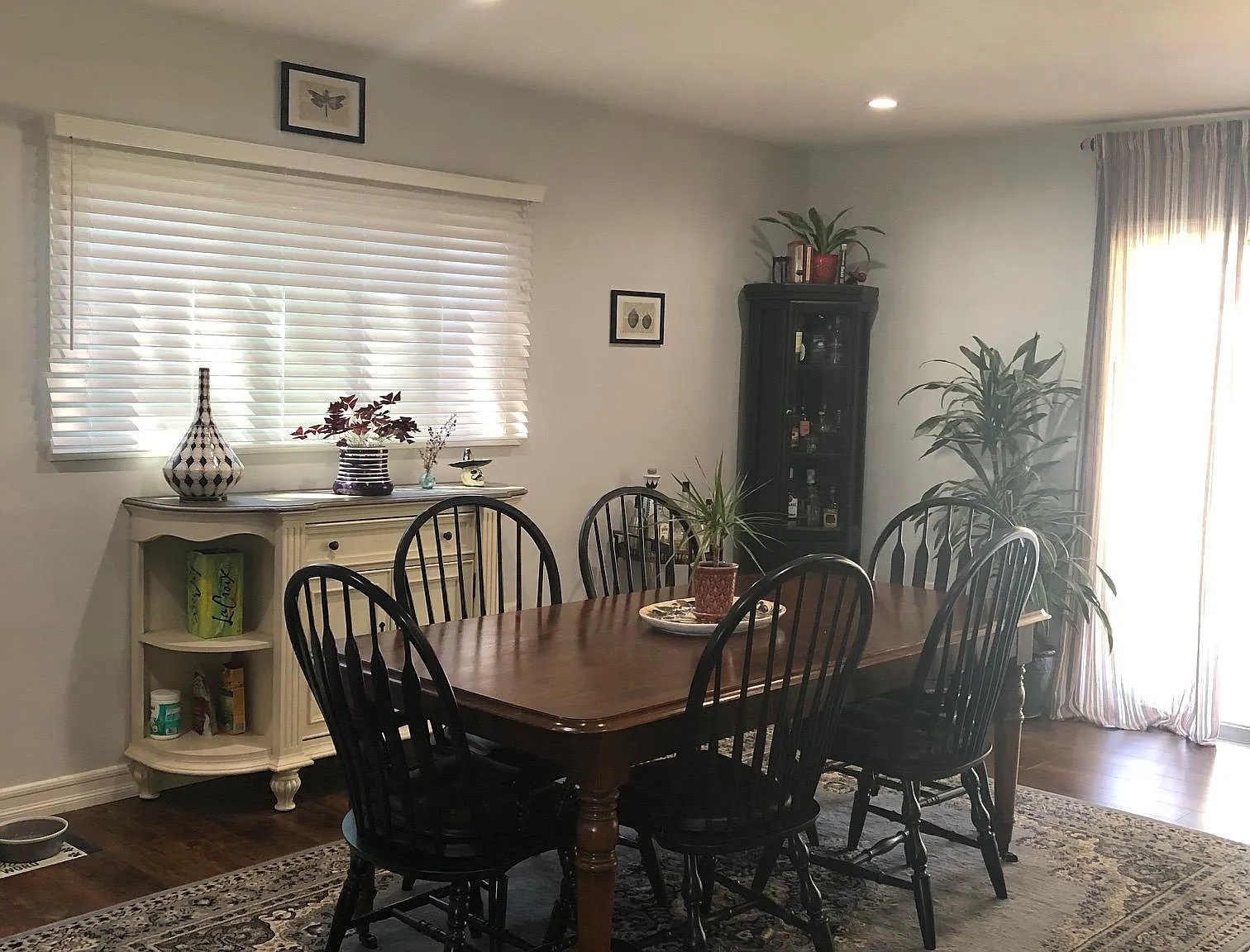 3 bed, 1570 sqft, $4,200 — Photo 2