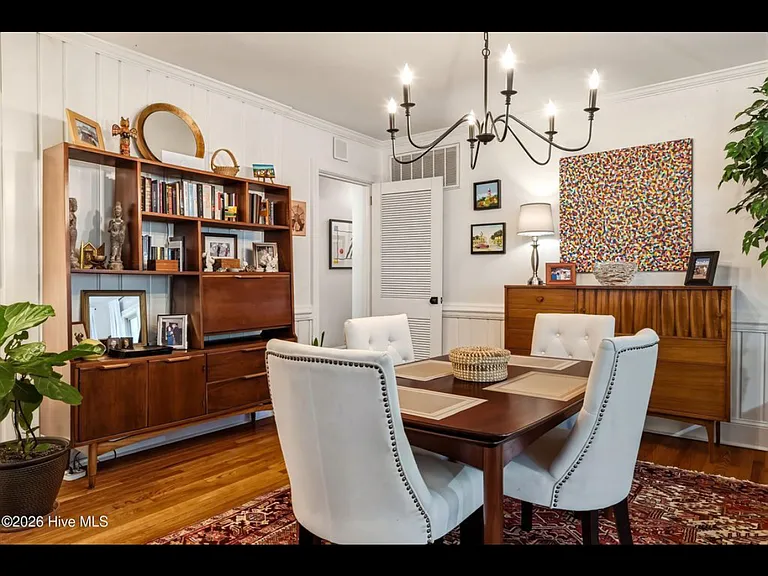 611 Clark Dr — Photo 20