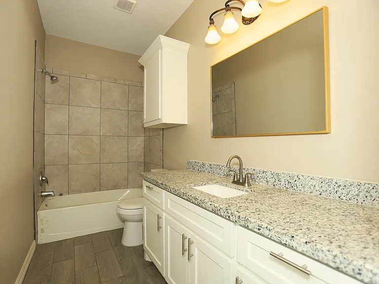 1012 Oak St #A — Photo 9