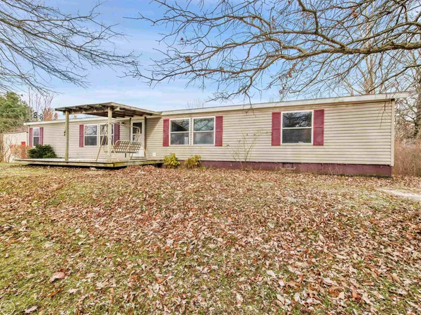 6422 Short Cut Rd, Cottrellville, MI 48039