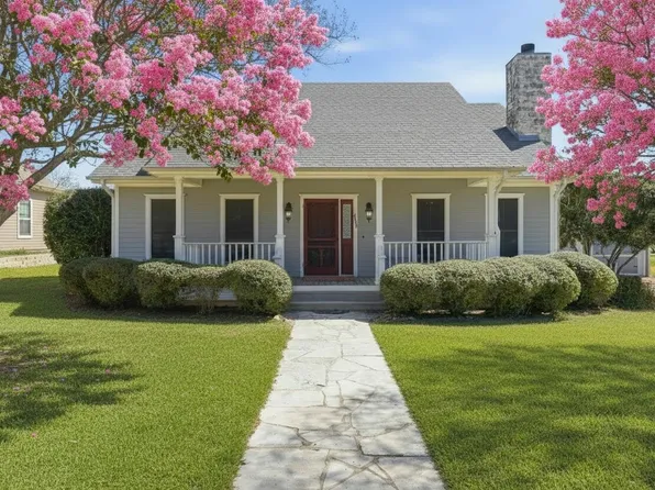 317 Home Place Ln, Salado, TX 76571