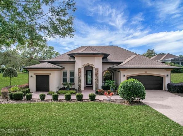 39121 Treeline Dr, Lady Lake, FL 32159