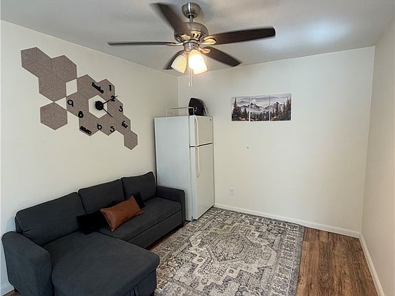 5th image of 10642 Nettleton St #1/2