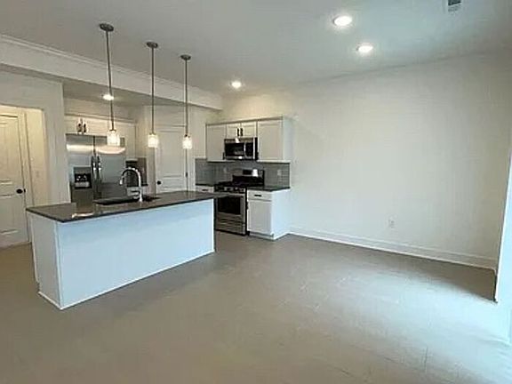 3rd image of 7392 Aaron St