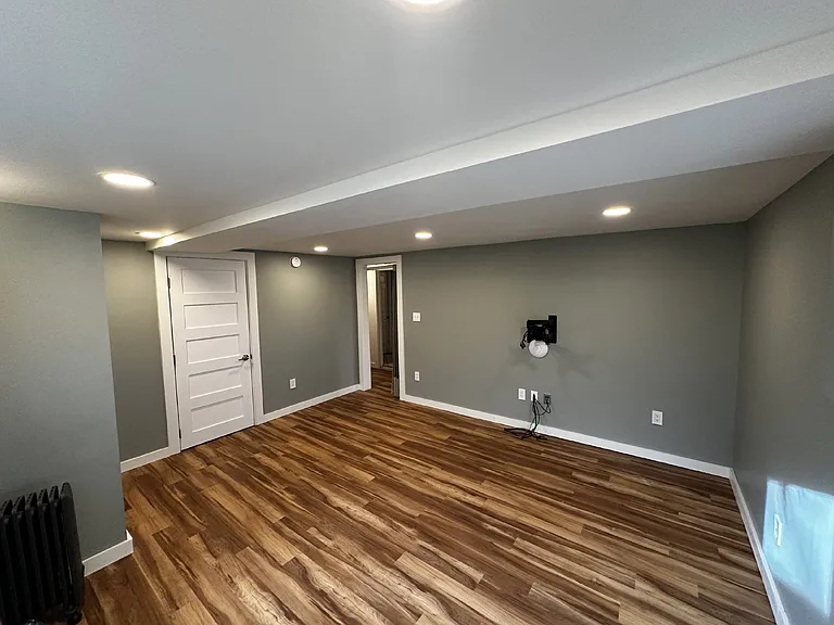 325 Sumner St — Photo 29