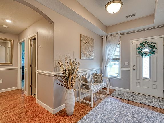 4th image of 130 Thorn Creek Dr