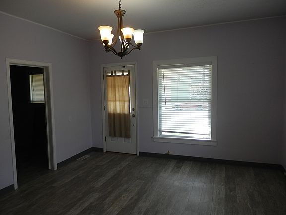 4th image of 2114 Walnut St