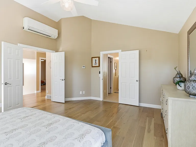 660 Cayias Dr — Photo 12