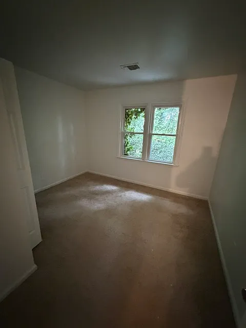 4 bed, 2.5 bath, 2200 sqft, $2,250 — Photo 3