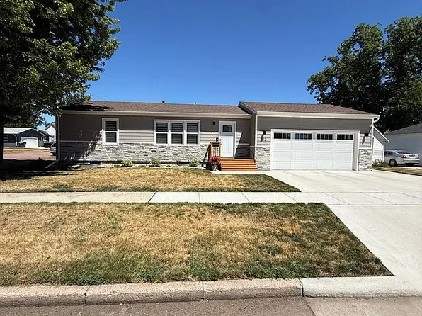 712 N Vermont Ave, Dell Rapids, SD 57022