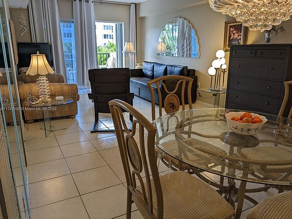 5th image of 250 SW 181st Dr #212