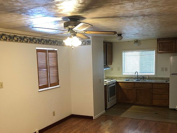 Dining Area/Kitchen