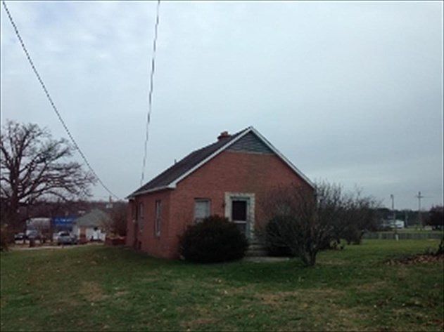 2nd image of 1605 Summit St