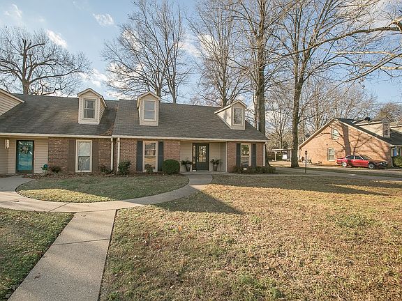 3rd image of 1723 Lexington Trce #3-B