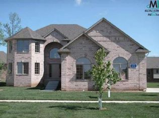 7195 Needlepointe, Utica, MI 48316