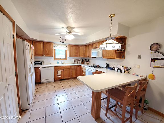 4th image of 64 Applewood Dr
