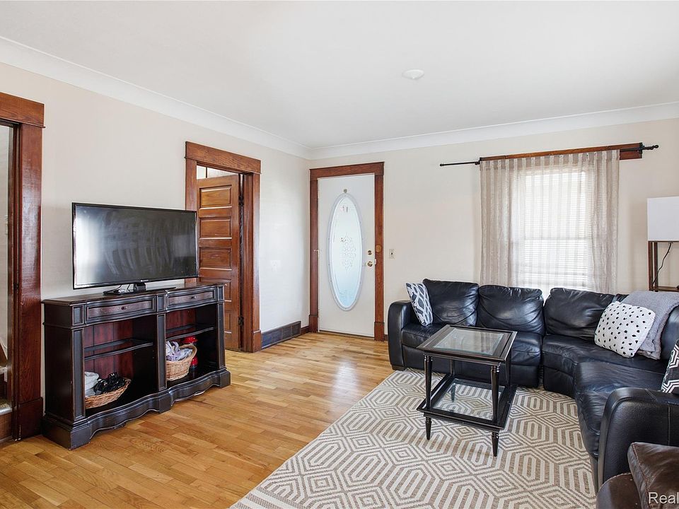 223 N Main St, photo 7