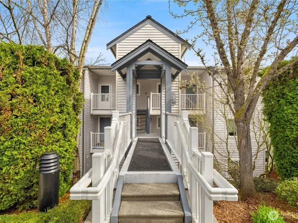 12740 NE 10th Place #E302, Bellevue, WA 98005