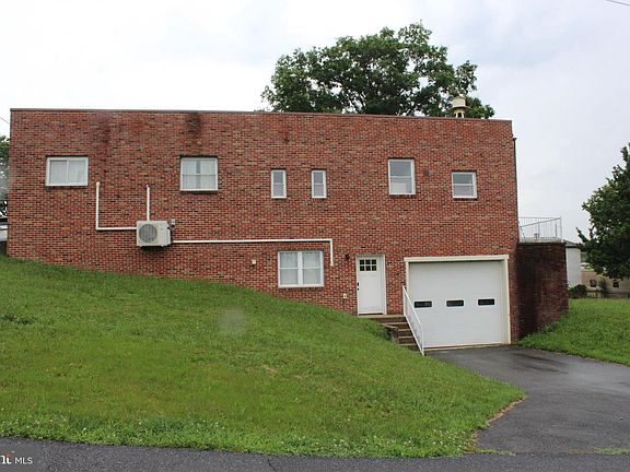 3rd image of 809 5th St