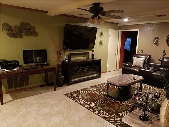 3rd image of 5033 NW 20th St