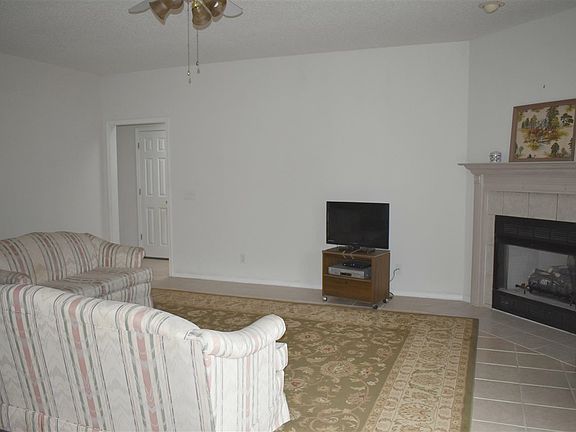4th image of 2023 Celia St