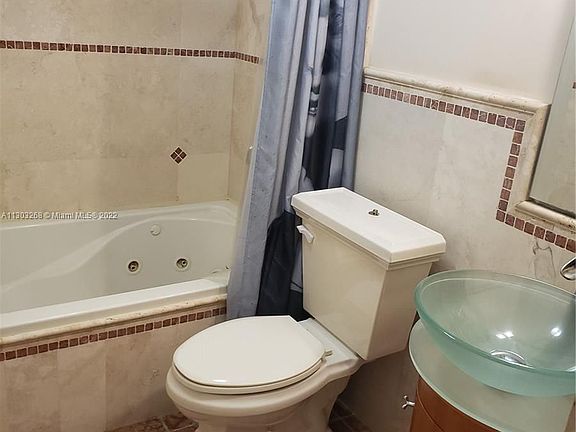 5th image of 5320 NE 6th Ave #D22