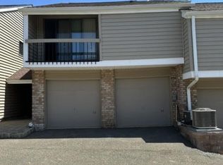 84 Overlook Dr, Clinton, NJ 08809