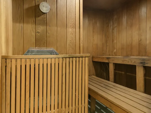 250 East 40th Street image 12 of 15