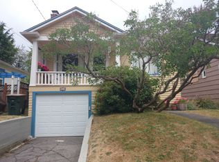 3243 40th Ave SW, Seattle, WA 98116