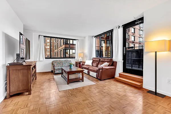 Rented by Cooper & Cooper Real Estate | media 2