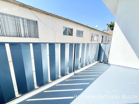 4th image of 1017 Ocean Park Blvd APT 5