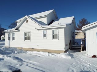 249 Schoolcraft Ave, Manistique, MI 49854