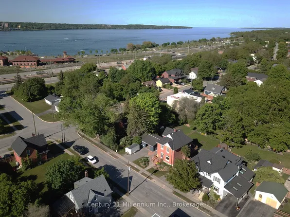 23 William St, Barrie, ON L4N 3J3